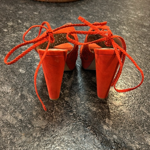 NWOT Aldo Laser Cut Faux Suede
Tie Back Platforms in Deep Tomato - Picture 2 of 6